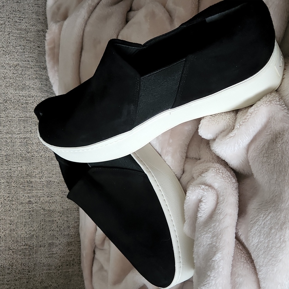 Vince slip on sneakers
